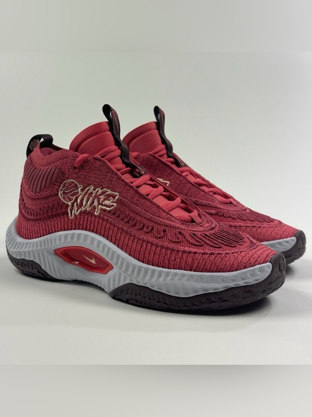 Nike Cosmic Unity 3 Womens Size 7 Red White Shoes Basketball Athletic FV3526-600